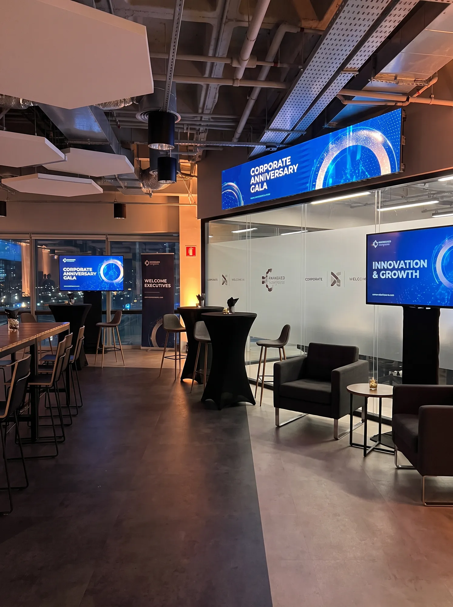 Corporate event celebration at an offsite location, photo 8