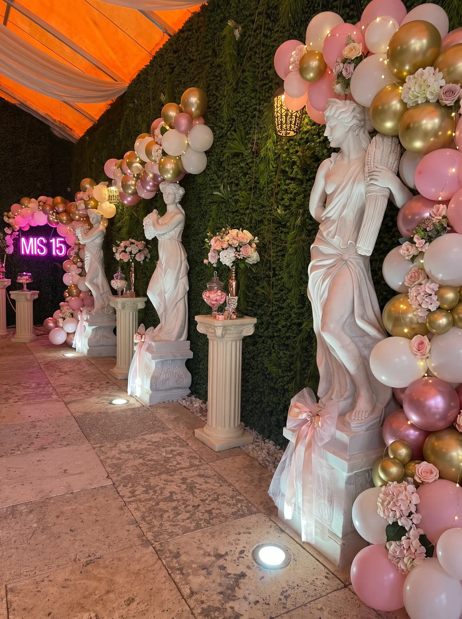 Quinceañera celebration at La Vie, photo 1