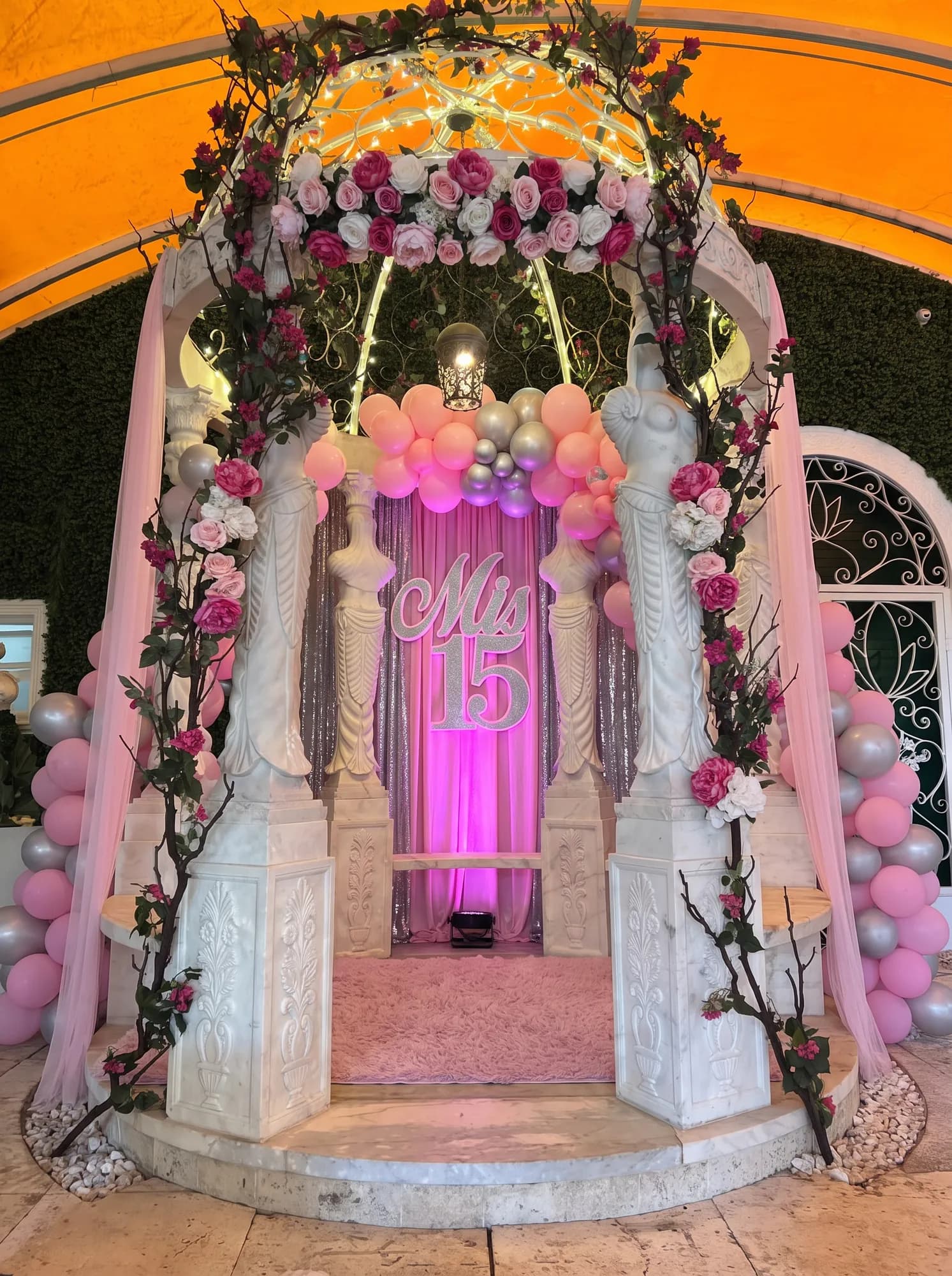 Quinceañera celebration at La Vie, photo 2
